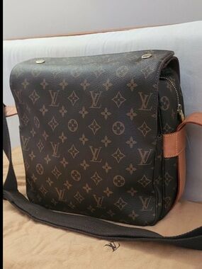 Authentic Louis Vuitton Monogram Canvas Messenger in Brown and Tan with Dust bag